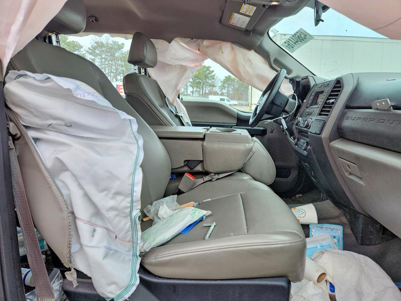 2018 Ford F350 Super Duty Glass Rack Truck
