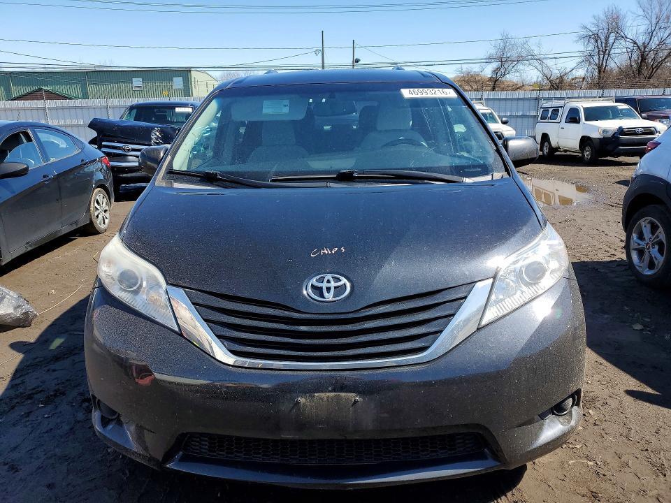 2017 Toyota Sienna le 8-passenger