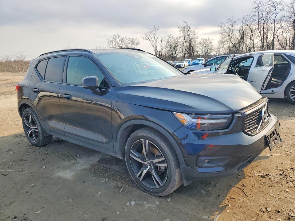 2021 Volvo Xc40 T5 R-design