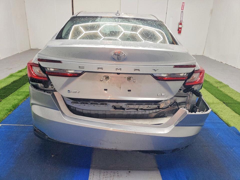 2025 Toyota Camry le