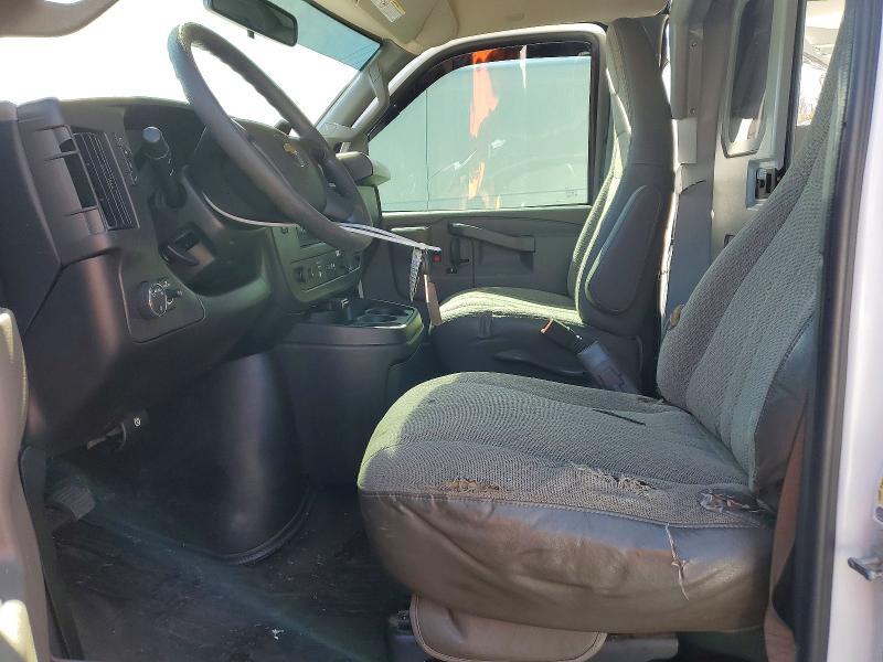 2025 Chev Express G4500