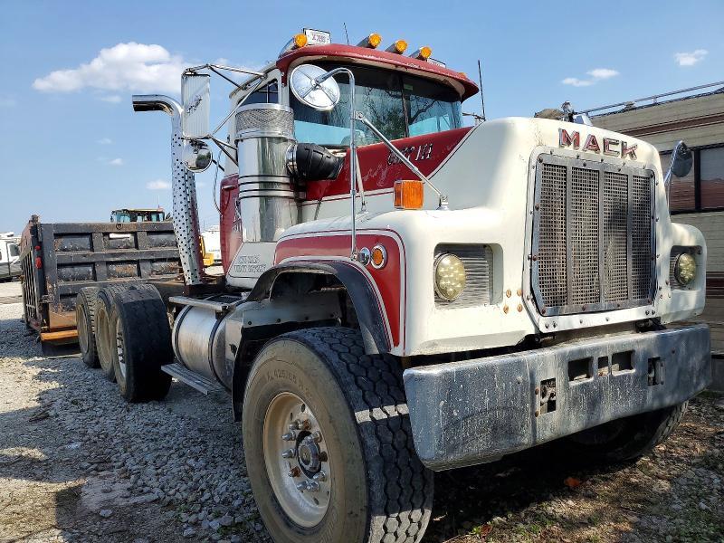 1985 Mack 600 RS600