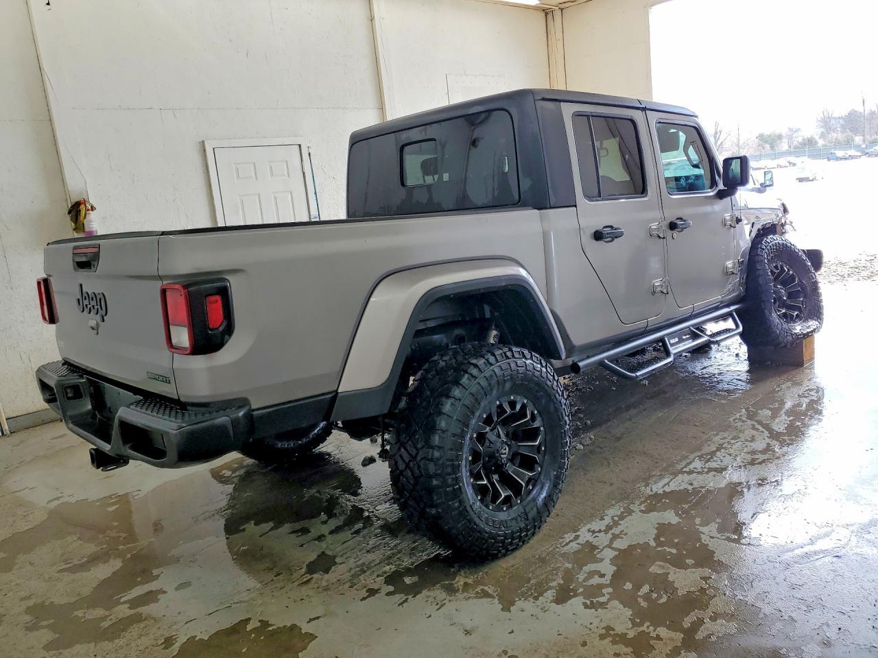 2020 Jeep Gladiator Sport