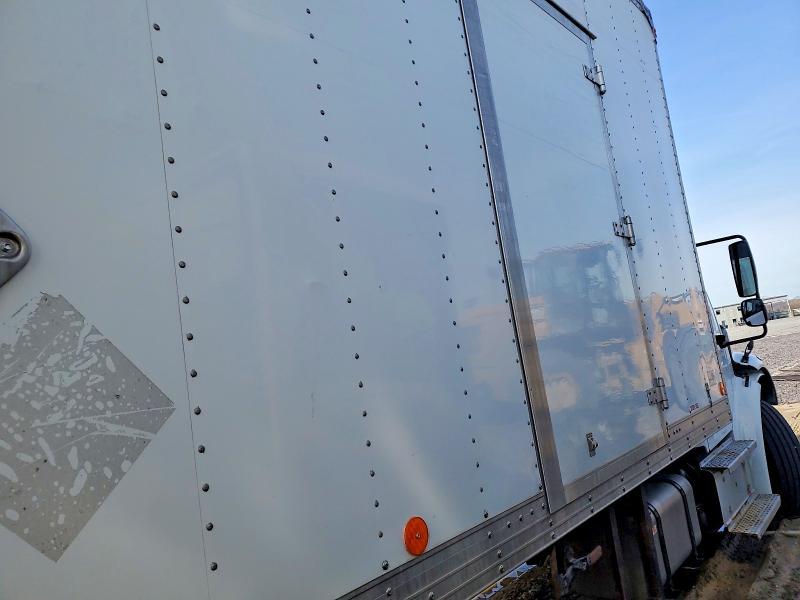 2016 Freigliner 2016 Freightliner Business Class M2 BOX Truck