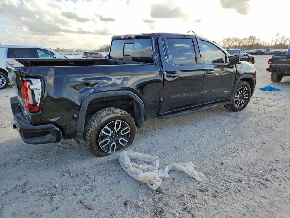 2025 GMC Sierra K1500 AT4