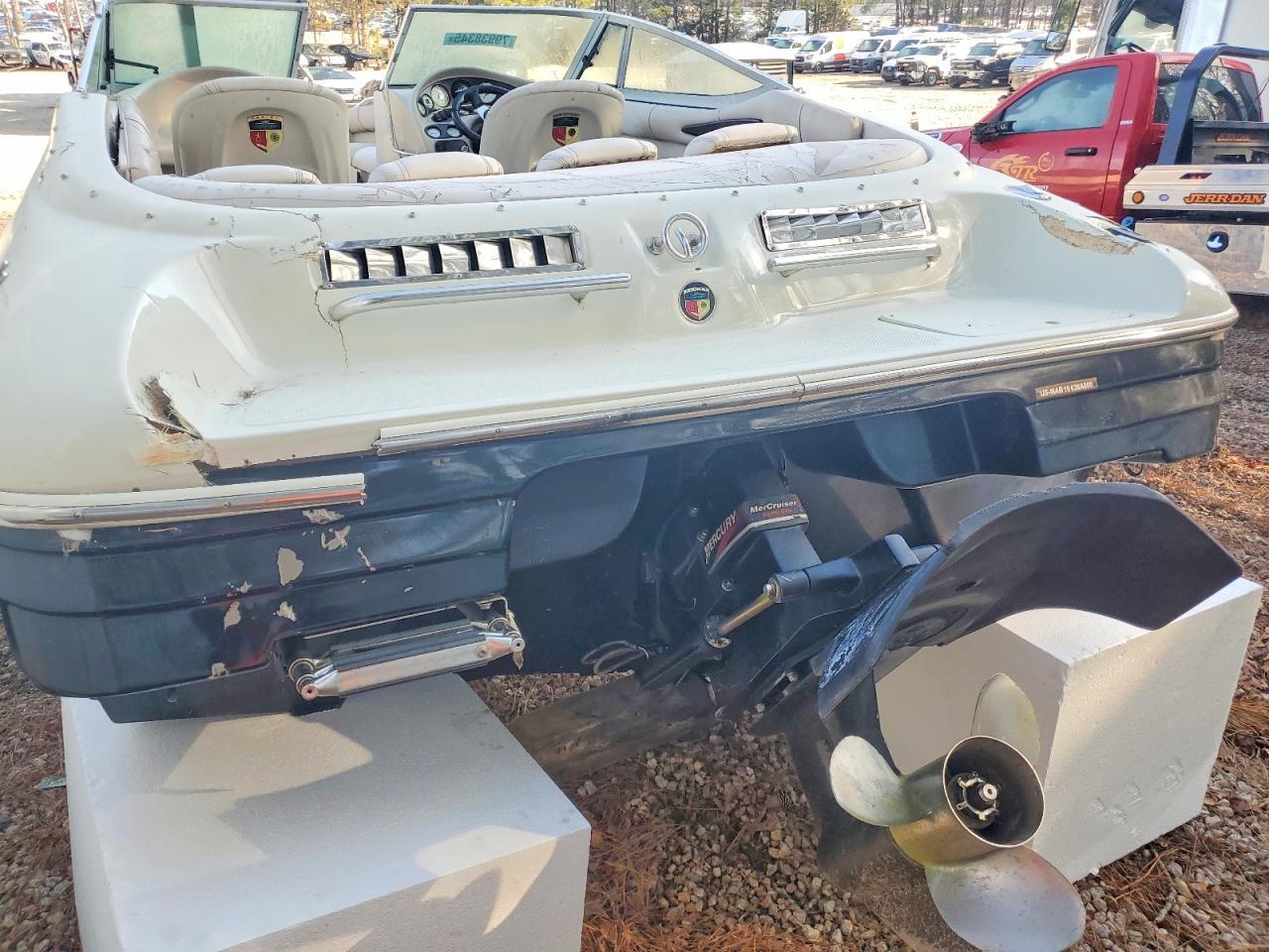 2000 Mariah Boat