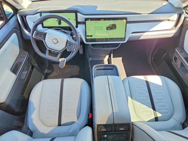 2024 Rivian R1S Adventure