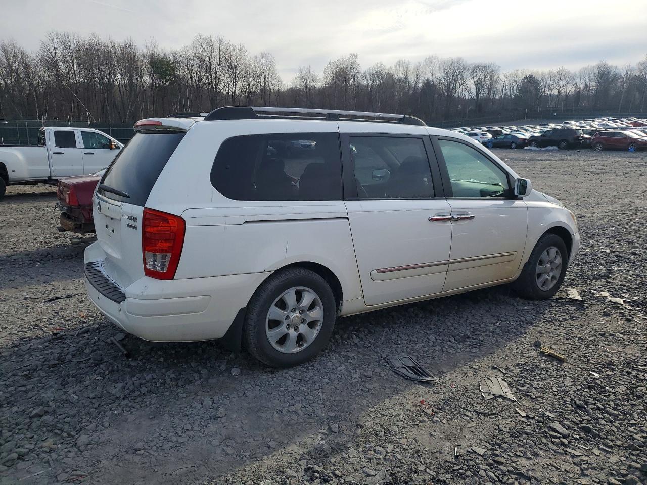 2008 Hyundai Entourage gls