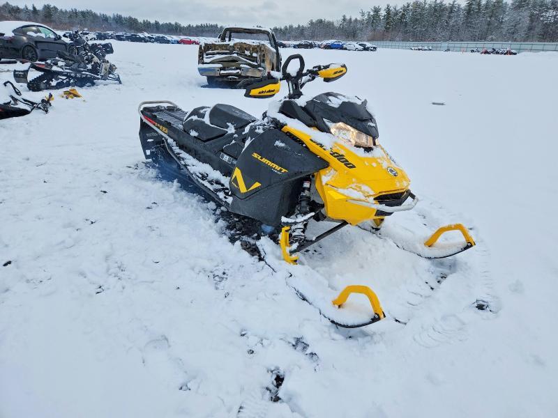 2025 Skidoo 2025 True Summit NEO+ 600