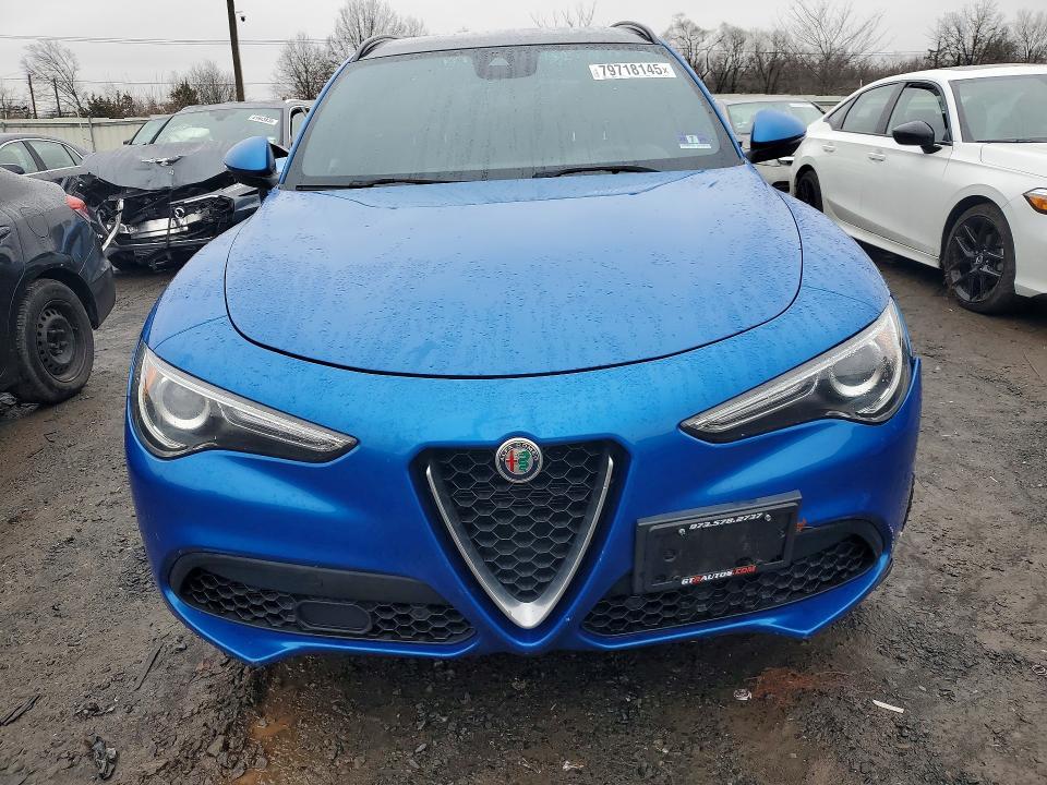 2018 Alfa Romeo Stelvio ti Sport