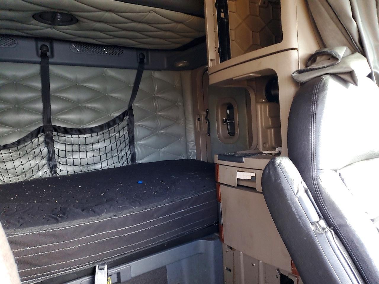 2016 Freigliner 2016 Freightliner Cascadia 125 Semi Truck