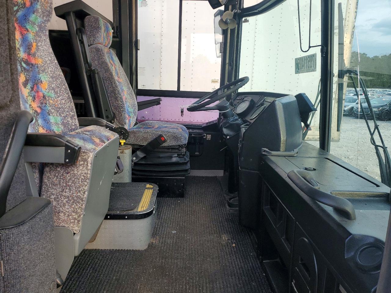 2000 Van Hool T900