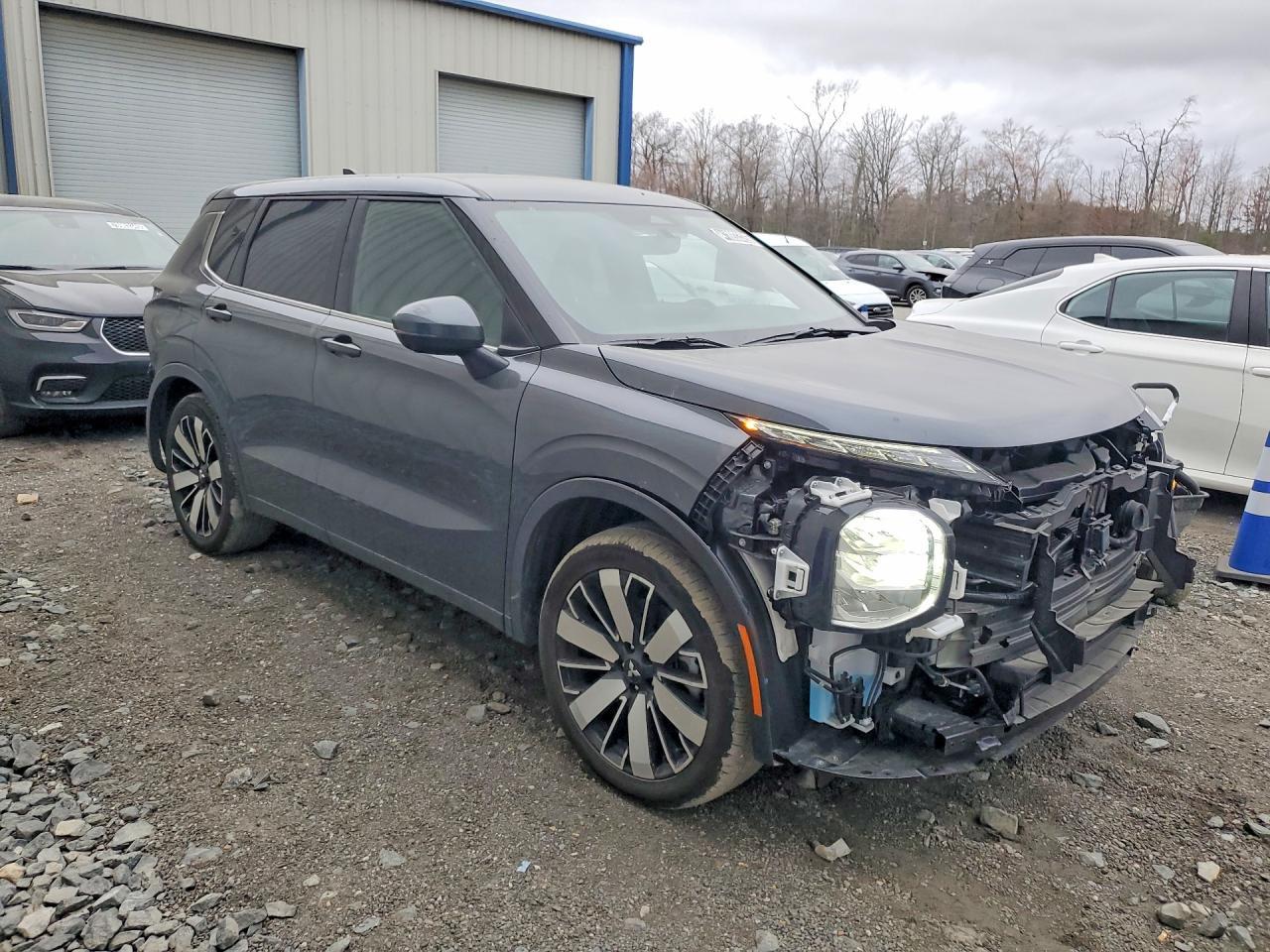 2025 Mitsubishi Outlander se