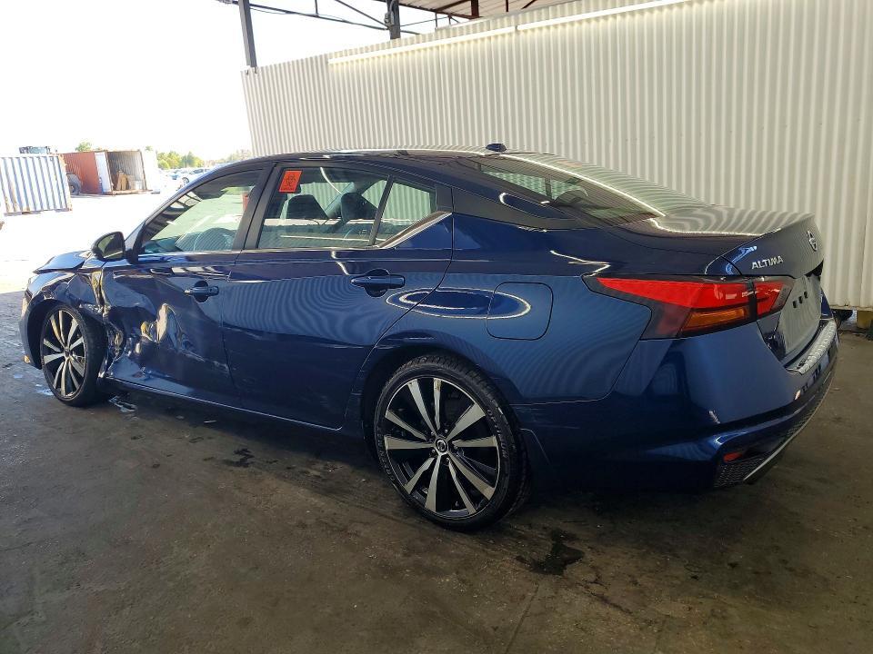 2022 Nissan Altima 2.0 sr