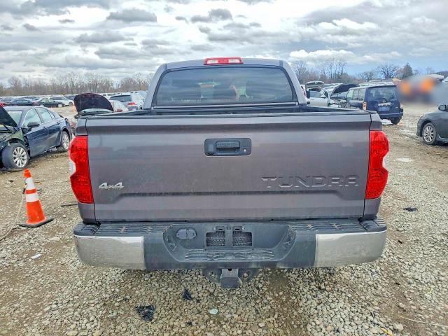 2018 Toyota Tundra SR5