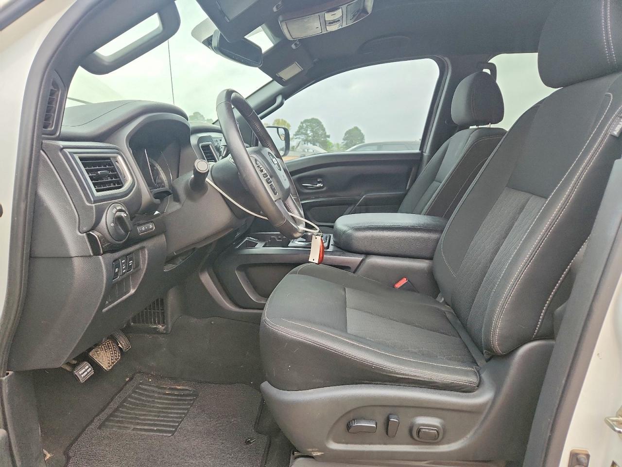 2019 Nissan Titan SV