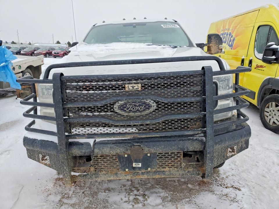 2020 Ford F350 Super Duty Flatbed Truck