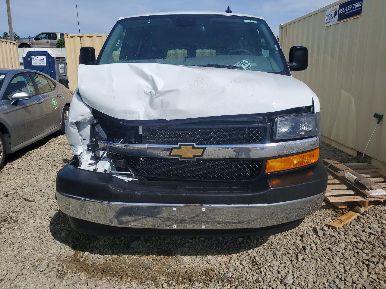 2025 Chevrolet Express G3500 LT