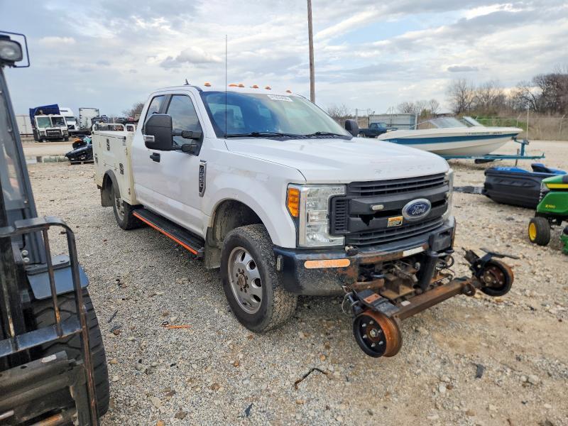 2017 Ford F250 Super Duty Utility / Service Truck