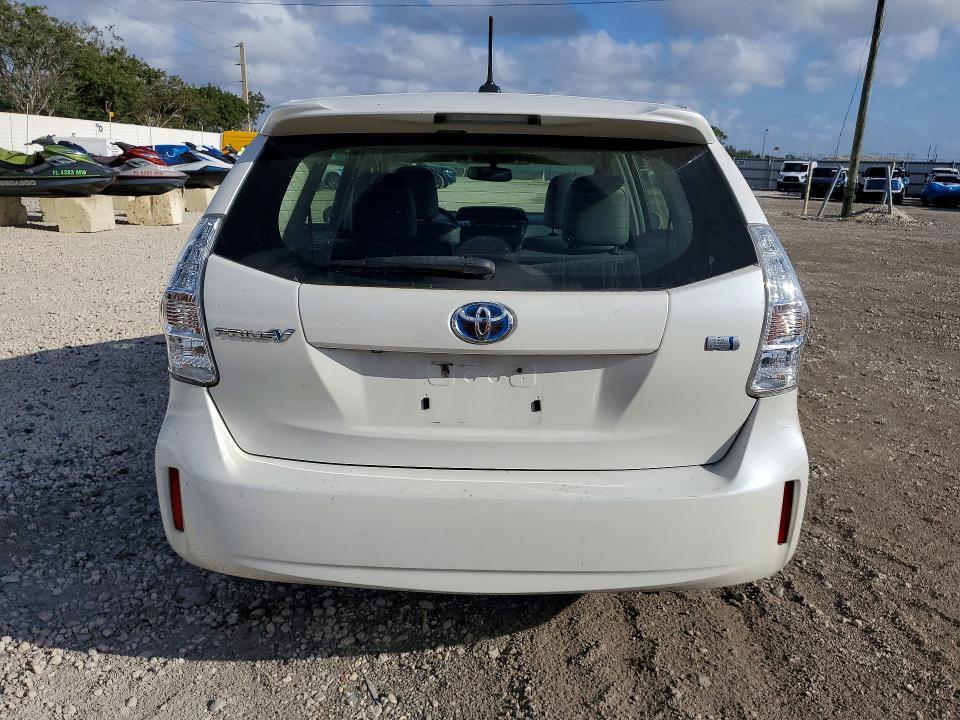 2013 Toyota Prius v Five