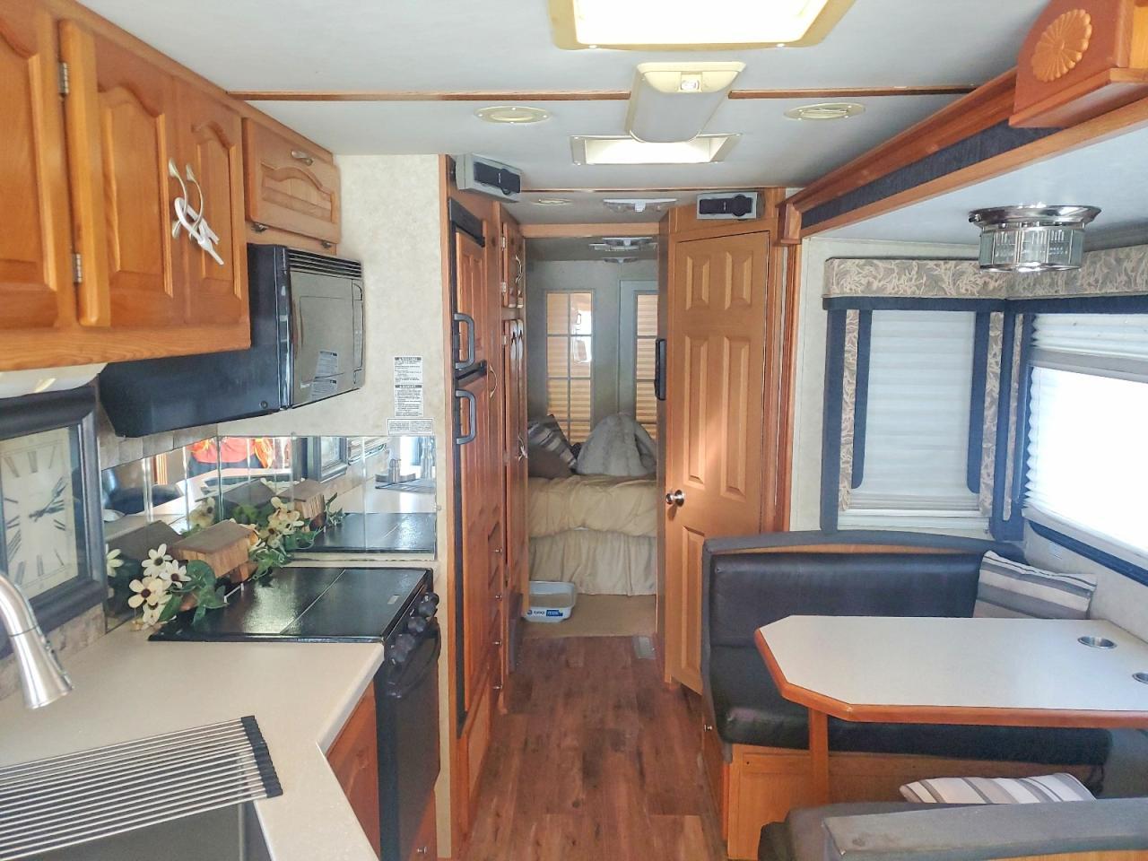 2004 Ford F550 Super Duty RV