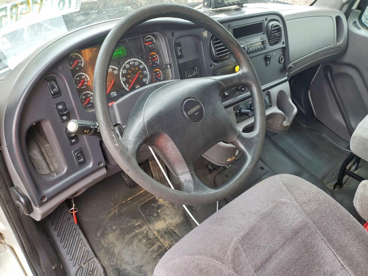 2016 Freigliner 2016 Freightliner Business Class M2 Refrigerated B