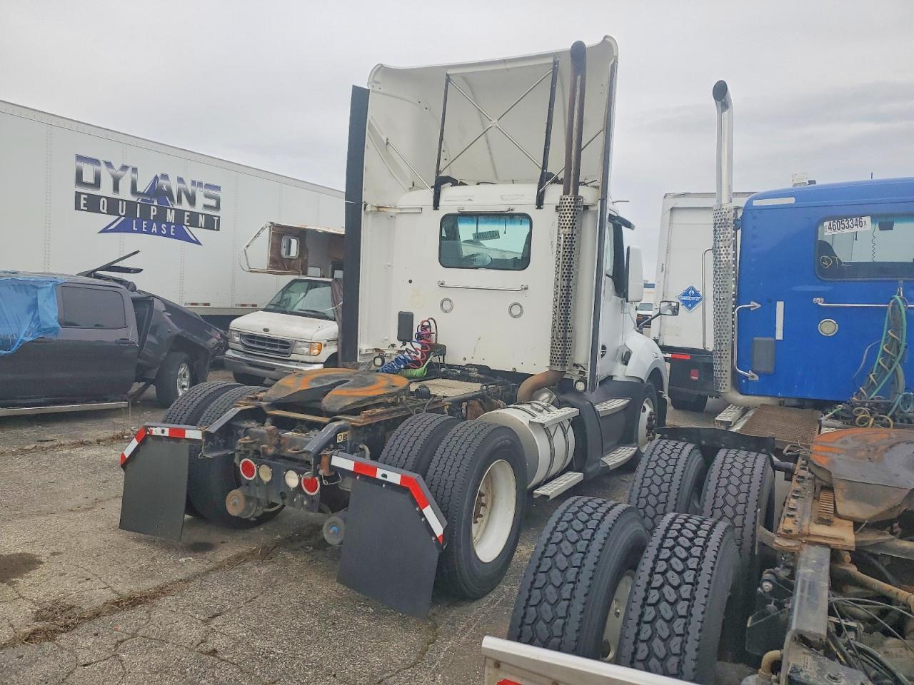 2017 Kenworth T680 Semi Truck