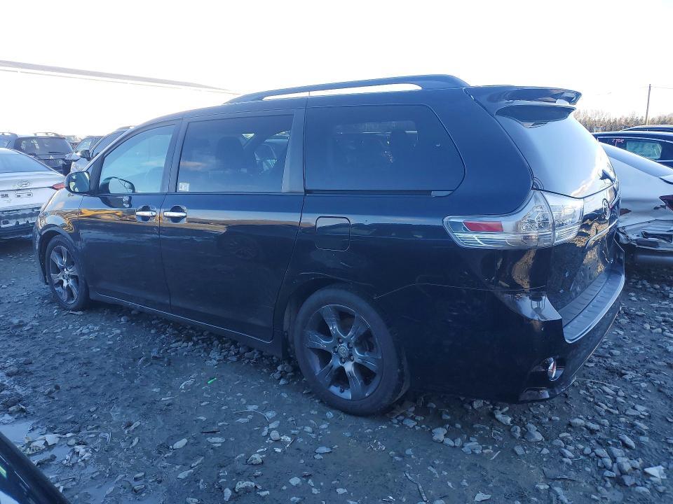 2016 Toyota Sienna se 8-passenger
