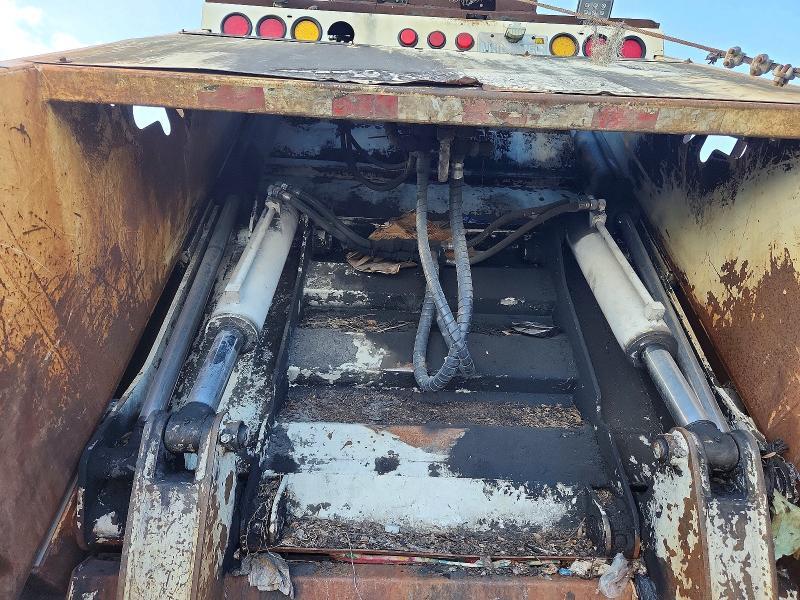 2009 International Sf625 Refuse Truck