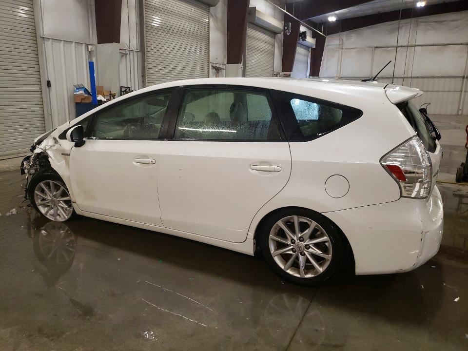 2013 Toyota Prius v Five