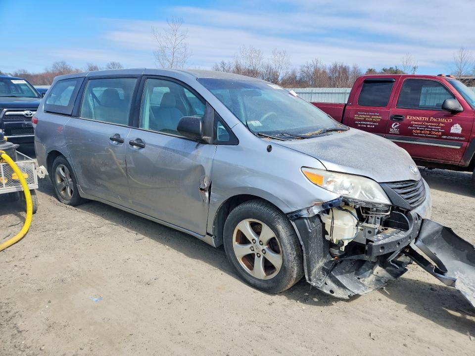 2013 Toyota Sienna l 7-passenger