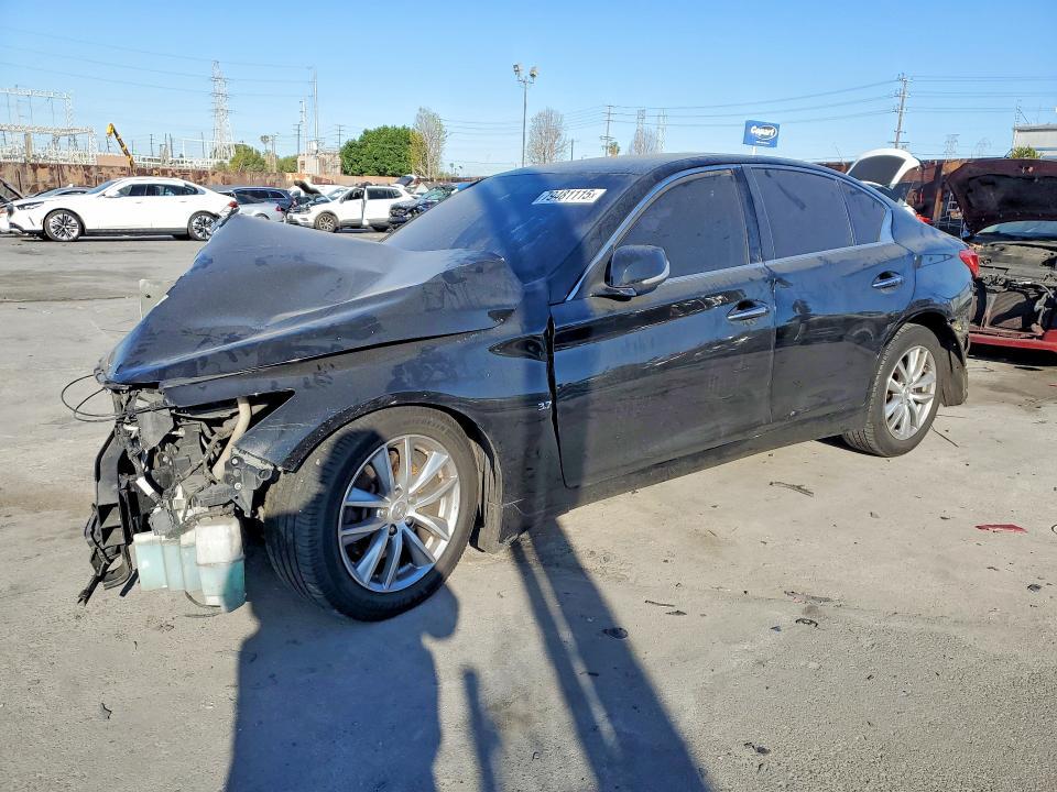 2015 Infiniti Q50 Premium