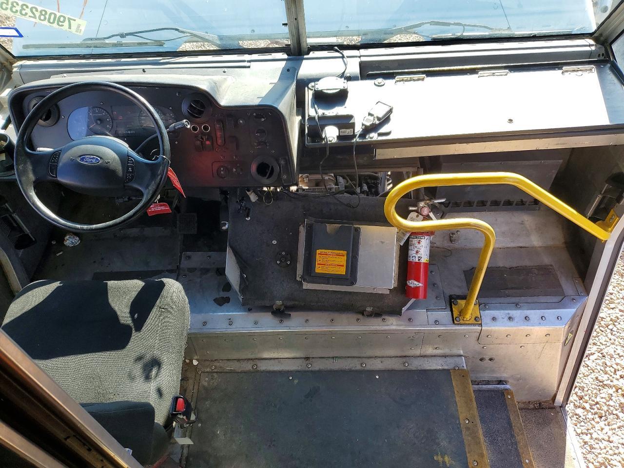 2015 Ford F59 Delivery Truck