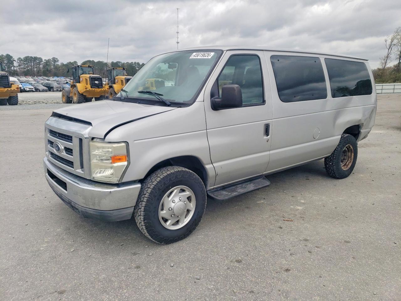 2010 Ford Econoline E350 Super Duty Wagon