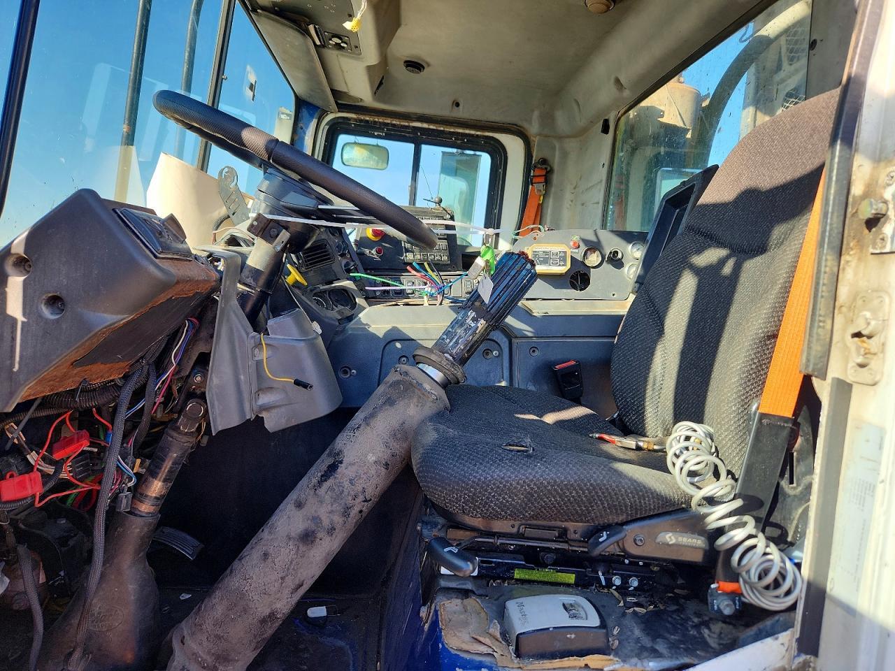 2013 Mack MRU633 Refuse Truck