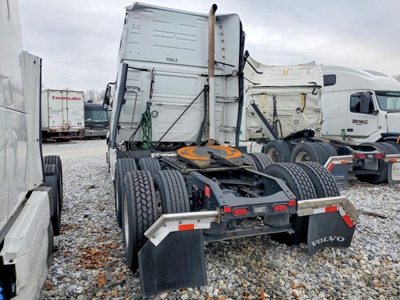 2022 Volv O VNL Semi Truck