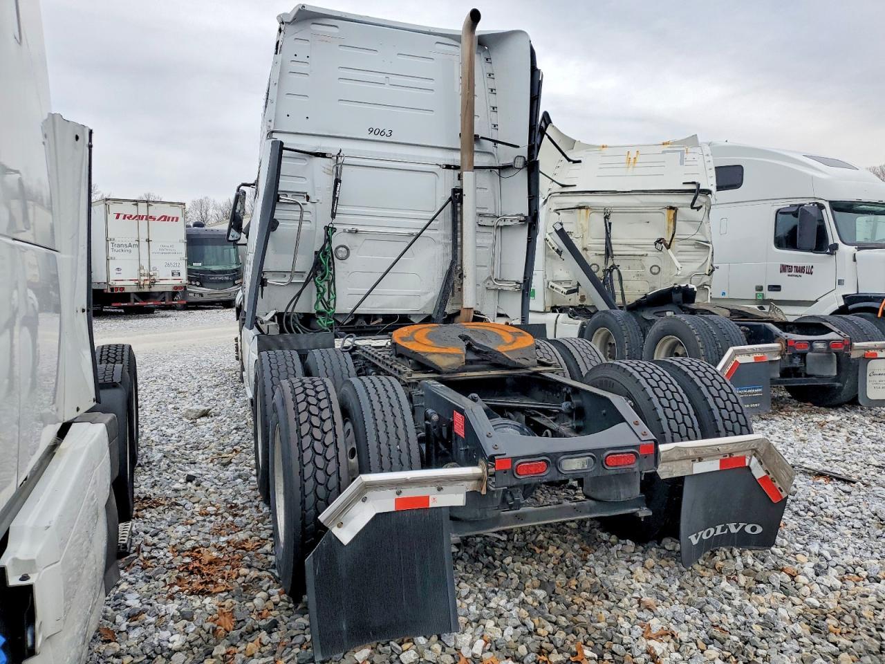 2022 Volv O VNL Semi Truck
