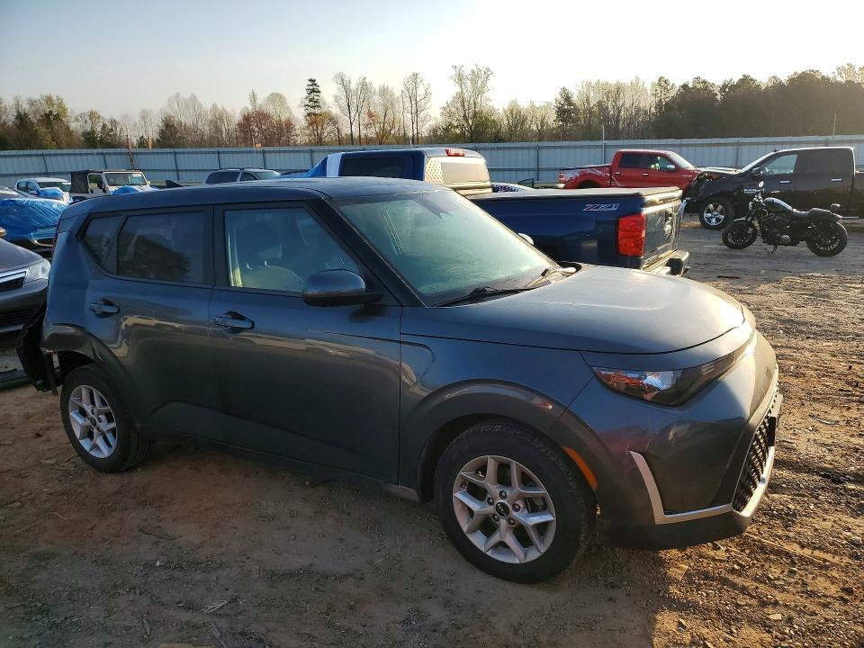 2023 KIA Soul lx