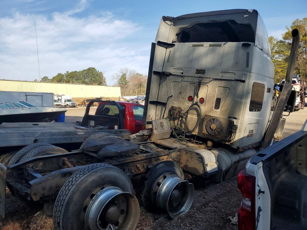 2017 International LF517 Semi Truck