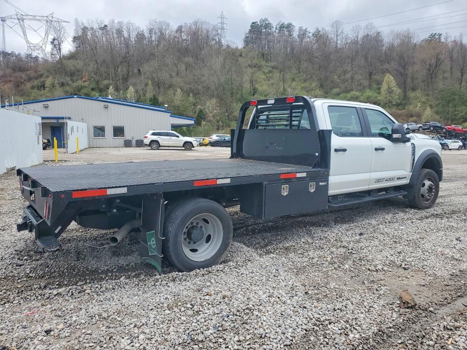 2025 Ford F450 Super Duty Flatbed Truck