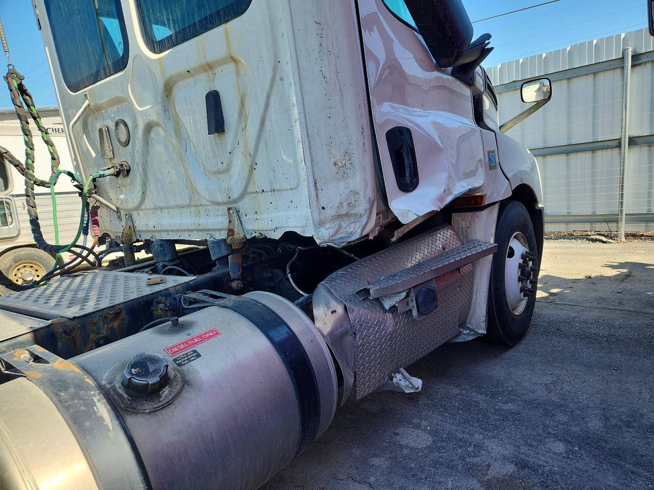 2020 Freigliner 2020 Freightliner Cascadia 126 Semi Truck