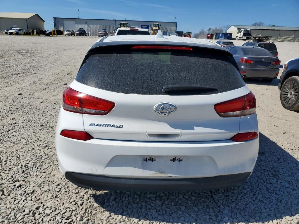 2018 Hyundai Elantra gt Base