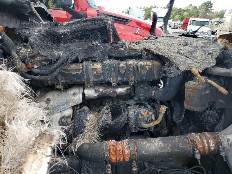 2020 Freigliner 2020 Freightliner Cascadia 126 Semi Truck