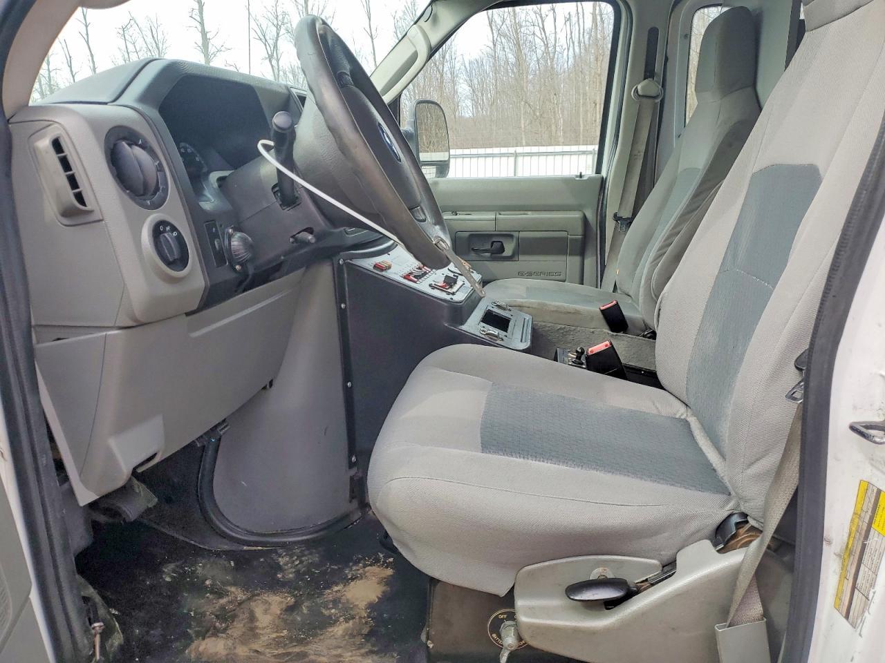 2014 Ford E350 Ambulance