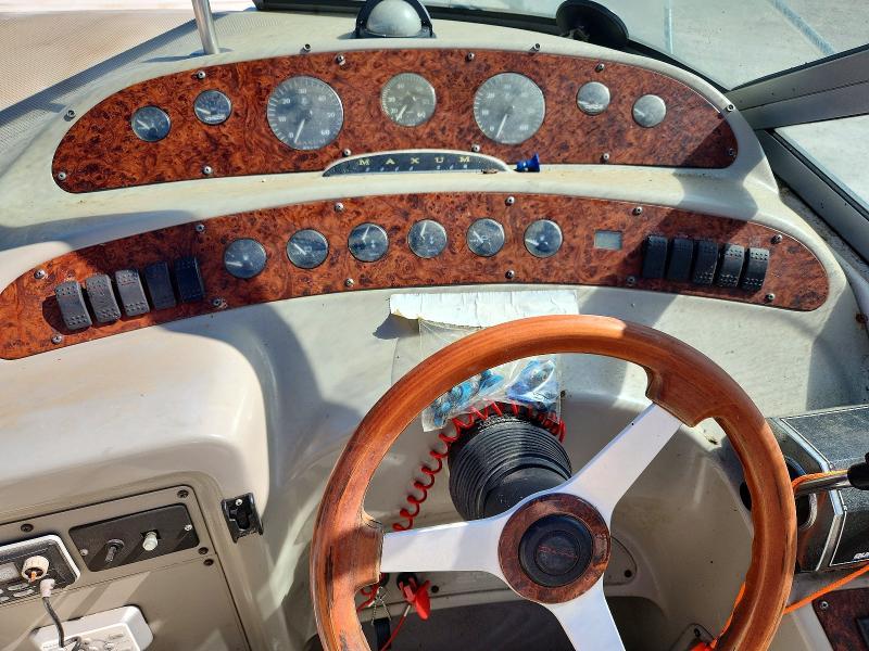 1997 Maxum 3000SCR-Boat