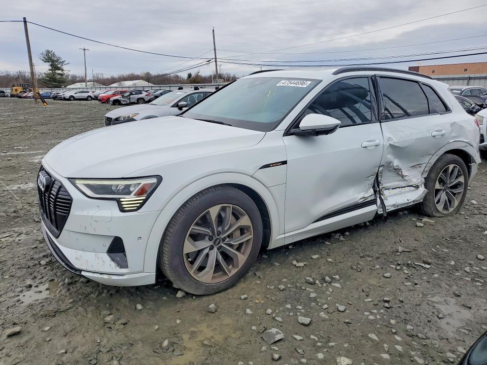 2021 Audi E-tron Premium Plus
