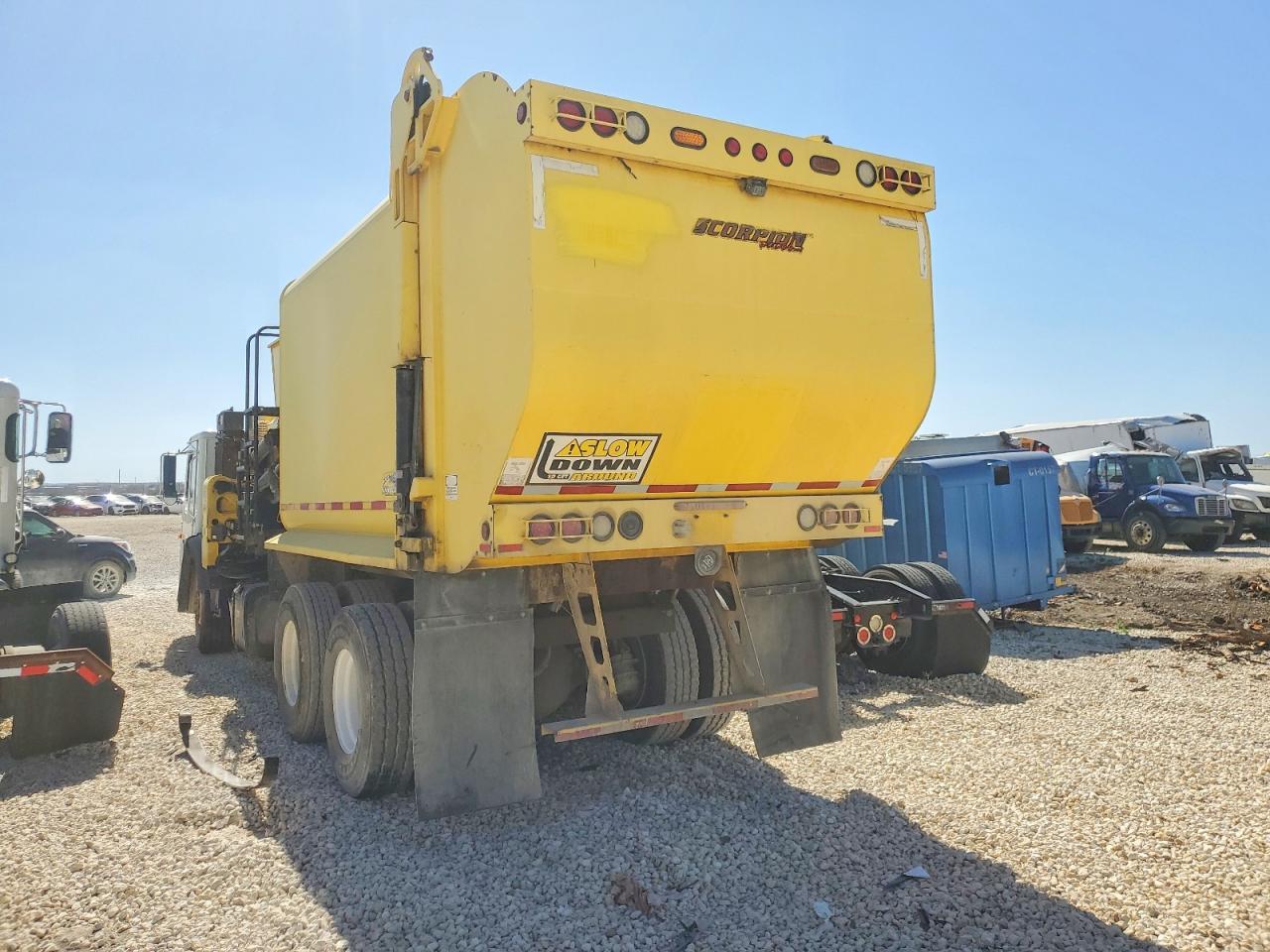 2016 Mack LEU613 Refuse Truck