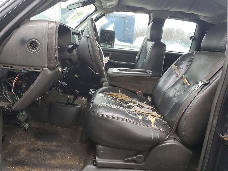 2005 Chevrolet Silverado Flatbed Truck