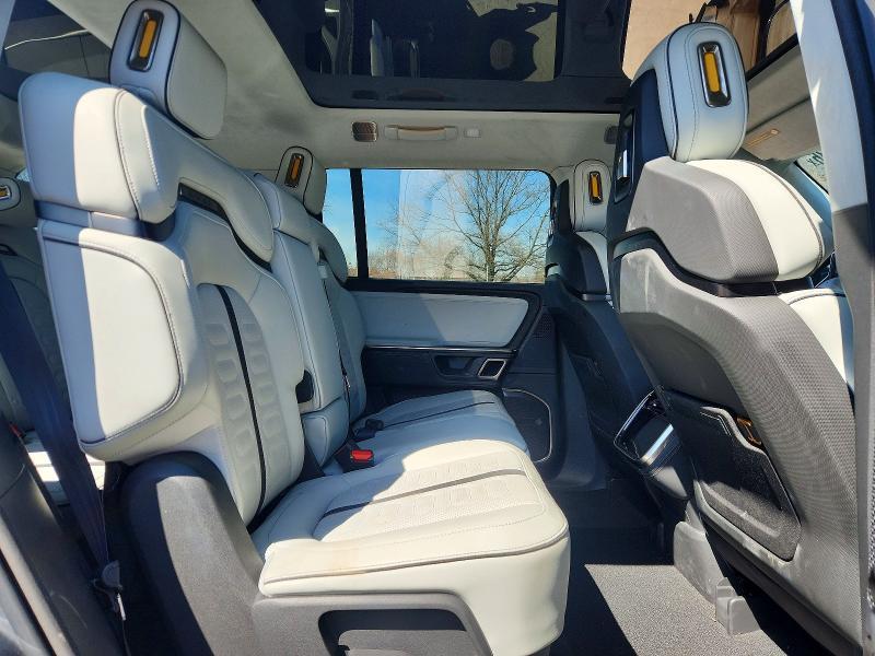 2024 Rivian R1S Adventure