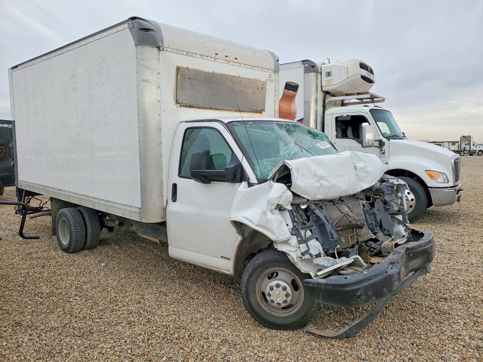 2018 Chevrolet Express BOX Truck